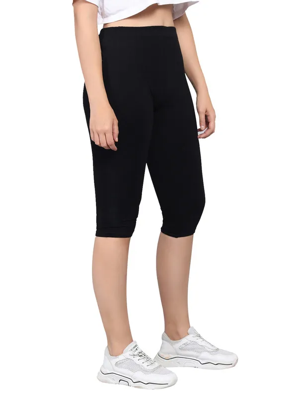 Black_Capri__Comfortable,_Stylish_And_Trendy_Casual_Wear