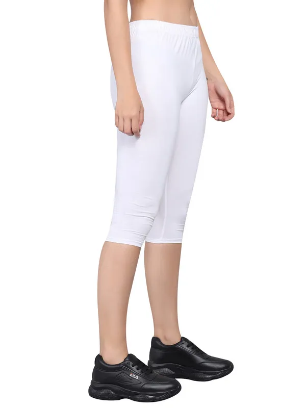White_Capri__Comfortable,_Stylish_And_Trendy_Casual_Wear