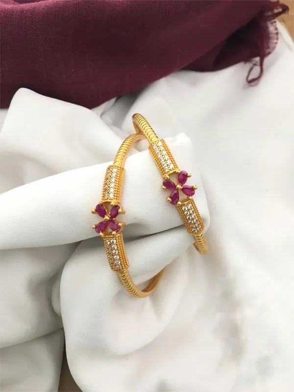 Beautiful_Designer_Bangles_With_AD_Look_Pack_Of_2_Piece_(1_Pair)