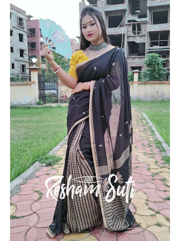 Black_&_Golden_Beige_Handwoven_Cotton_Saree-_Enchantress_of_The_Far_East