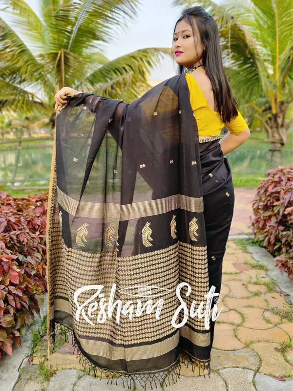 Black_&_Golden_Beige_Handwoven_Cotton_Saree-_Enchantress_of_The_Far_East