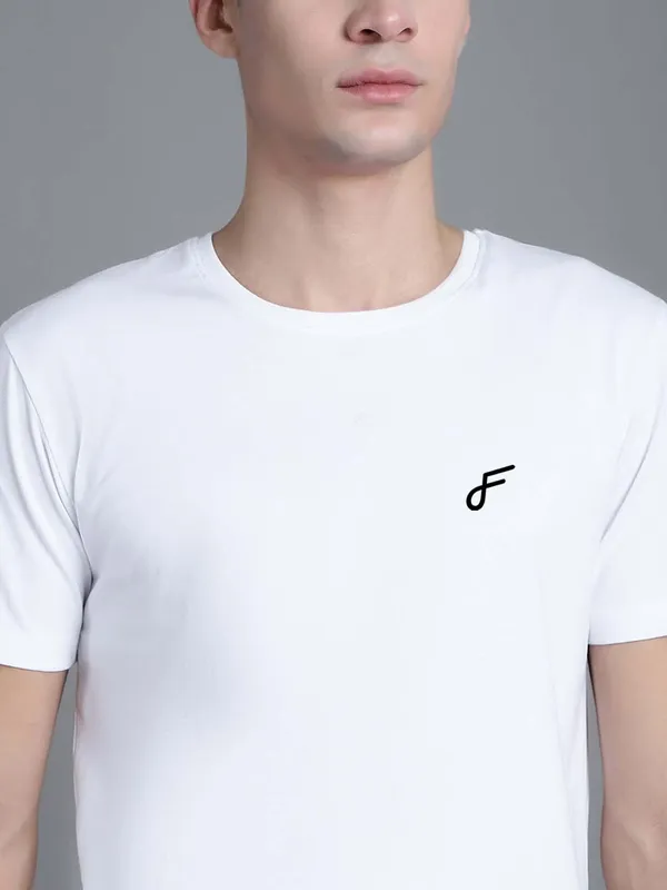 White_Cotton_Round_Neck_Short_Sleeves_T-Shirt_For_Men