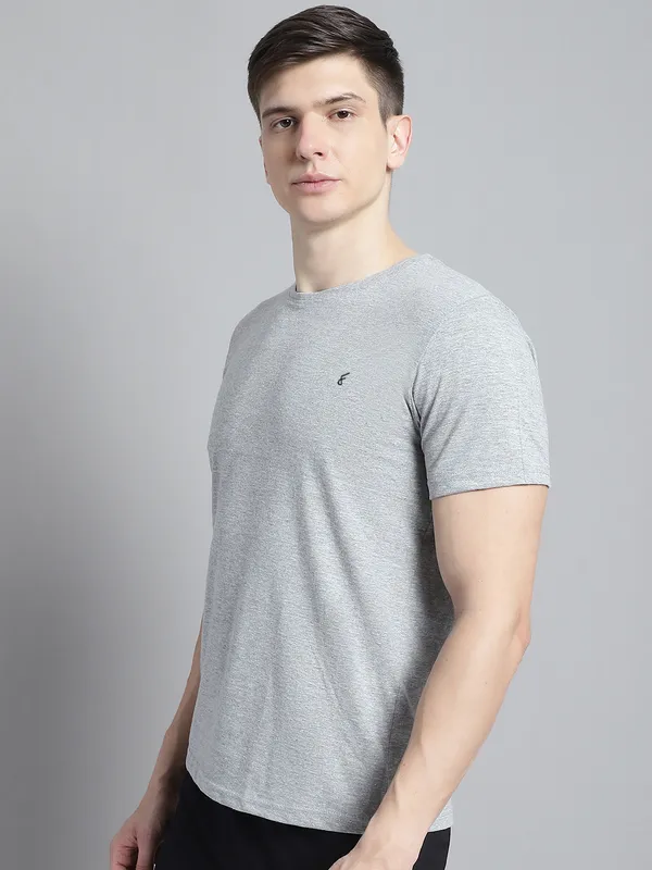 Grey_Cotton_Round_Neck_Short_Sleeves_T-Shirt_For_Men