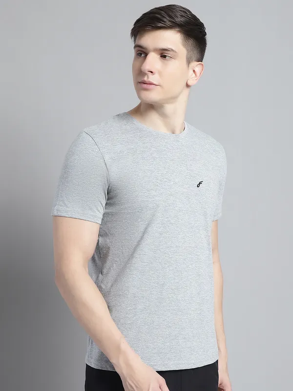 Grey_Cotton_Round_Neck_Short_Sleeves_T-Shirt_For_Men