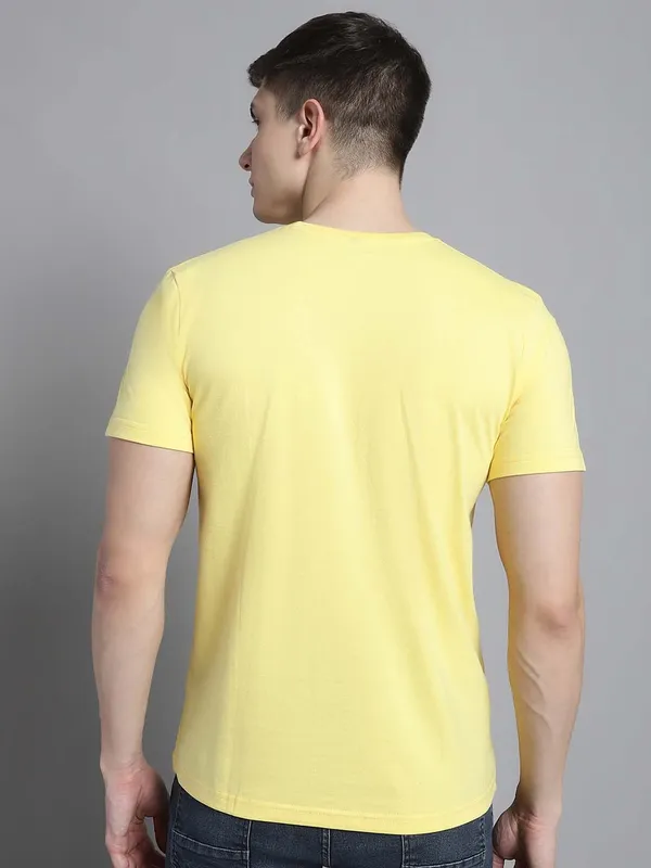 Yellow_Cotton_Round_Neck_Short_Sleeves_T-Shirt_For_Men