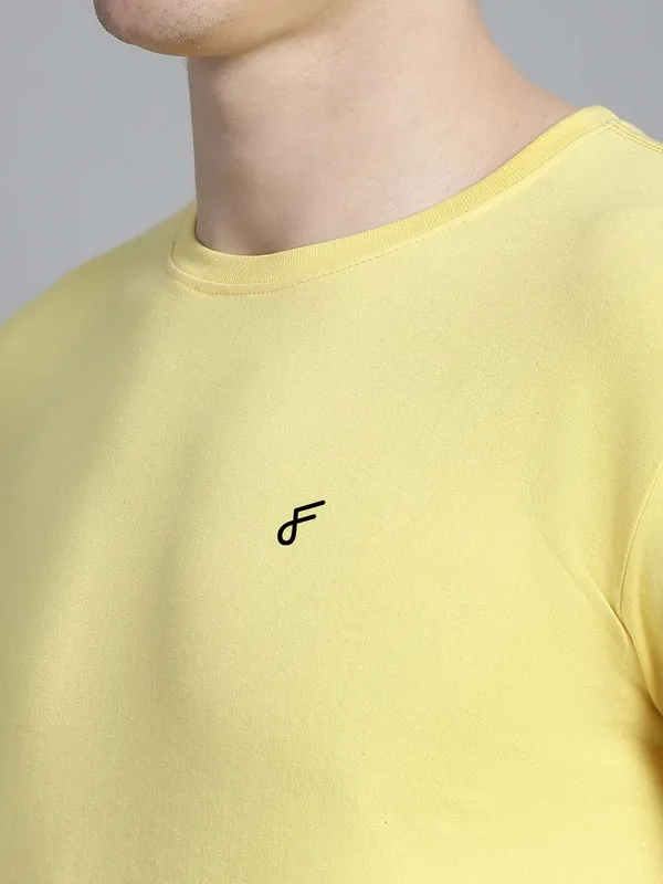 Yellow_Cotton_Round_Neck_Short_Sleeves_T-Shirt_For_Men