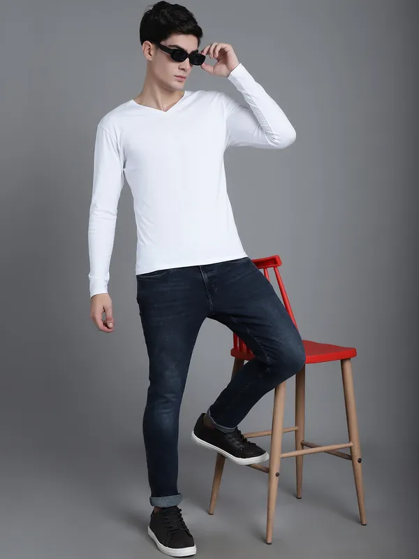 White_Cotton_V-Neck_Long_Sleeves_T-Shirt_For_Men