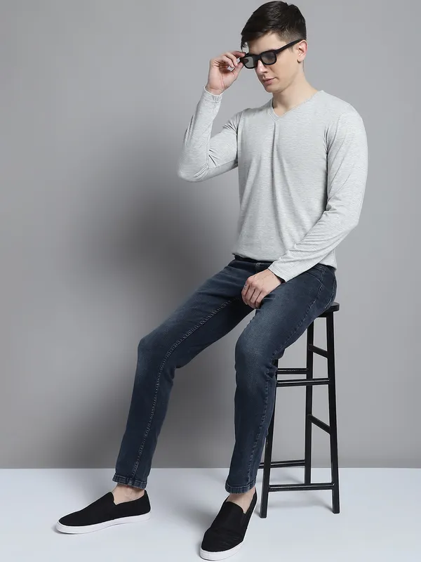 Grey_Cotton_V-Neck_Long_Sleeves_T-Shirt_For_Men