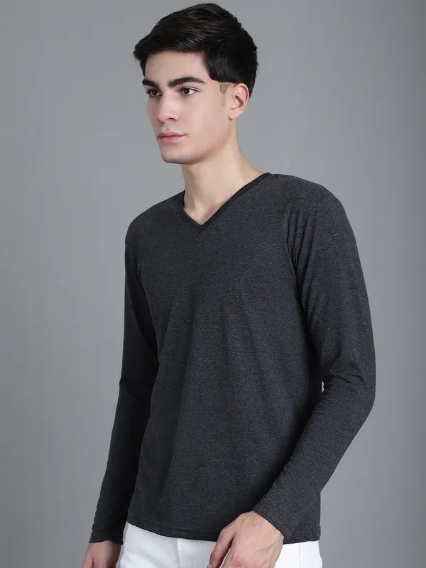 Grey_Cotton_V-Neck_Long_Sleeves_T-Shirt_For_Men