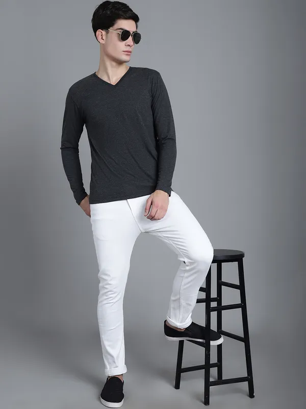 Grey_Cotton_V-Neck_Long_Sleeves_T-Shirt_For_Men