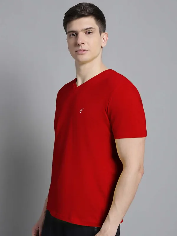 Red_Cotton_V-Neck_Short_Sleeves_T-Shirt_For_Men