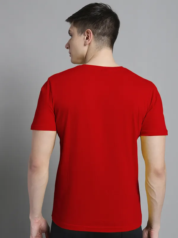 Red_Cotton_V-Neck_Short_Sleeves_T-Shirt_For_Men