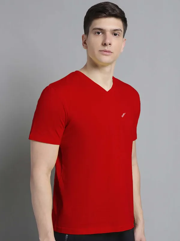 Red_Cotton_V-Neck_Short_Sleeves_T-Shirt_For_Men