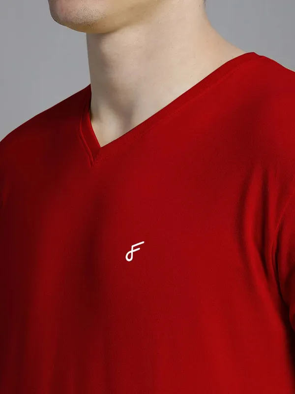 Red_Cotton_V-Neck_Short_Sleeves_T-Shirt_For_Men