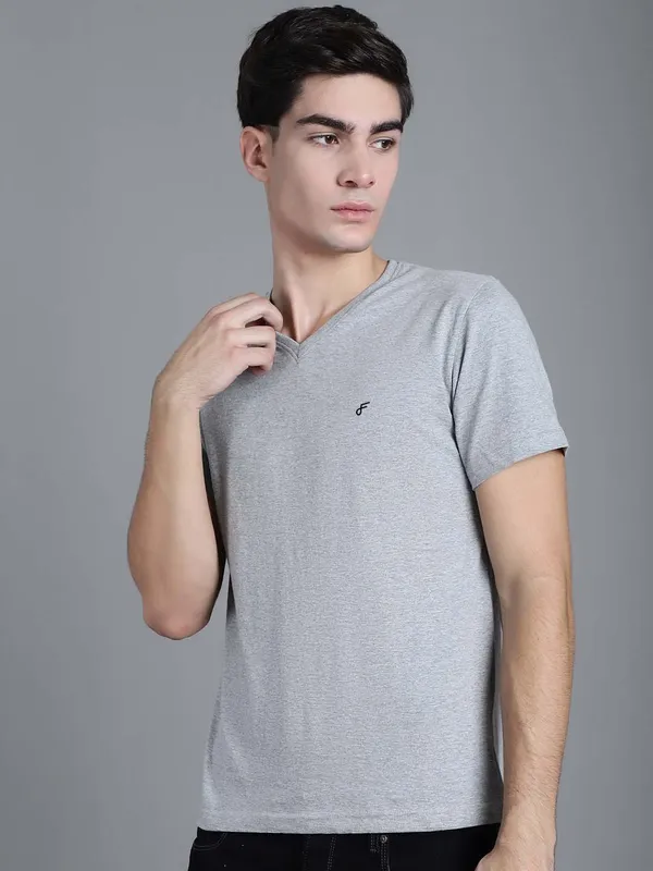 Grey_Cotton_V-Neck_Short_Sleeves_T-Shirt_For_Men
