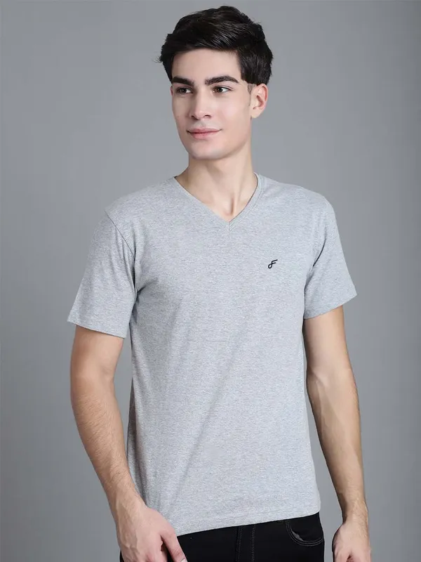 Grey_Cotton_V-Neck_Short_Sleeves_T-Shirt_For_Men