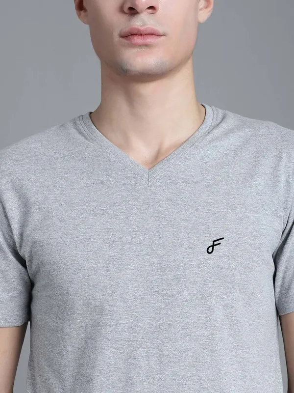 Grey_Cotton_V-Neck_Short_Sleeves_T-Shirt_For_Men