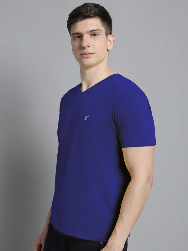 Blue_Cotton_V-Neck_Short_Sleeves_T-Shirt_For_Men