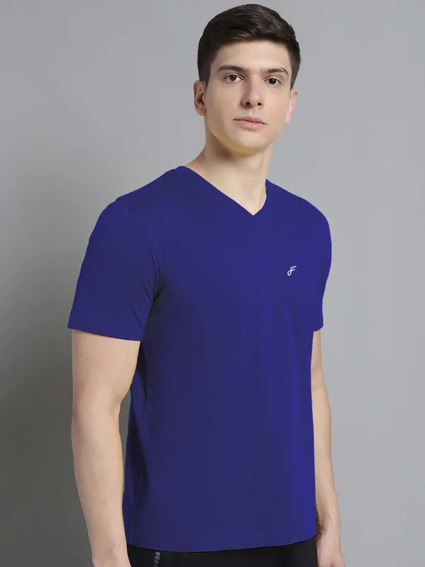 Blue_Cotton_V-Neck_Short_Sleeves_T-Shirt_For_Men