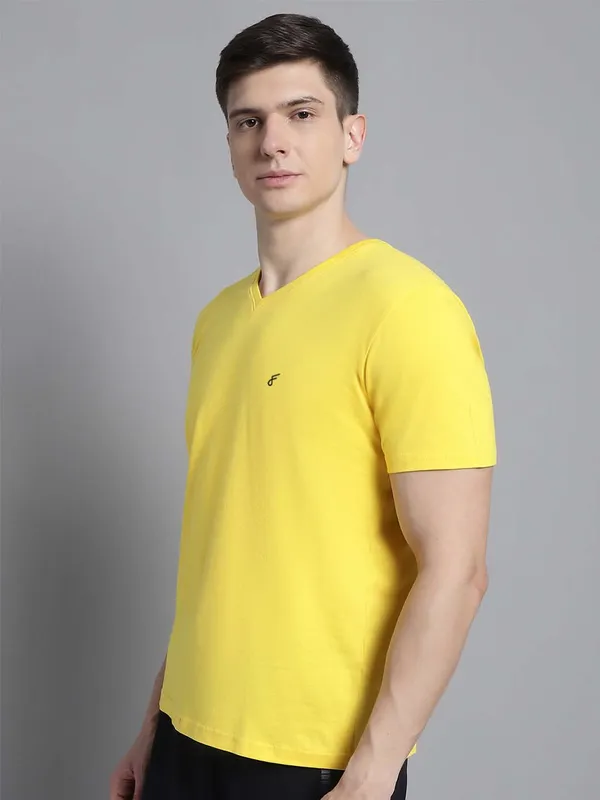 Yellow_Cotton_V-Neck_Short_Sleeves_T-Shirt_For_Men