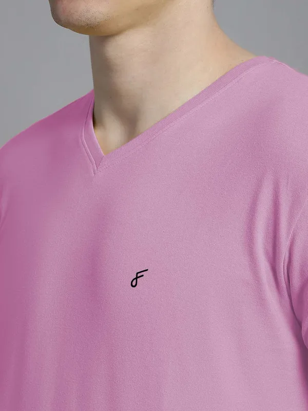 Purple_Cotton_V-Neck_Short_Sleeves_T-Shirt_For_Men