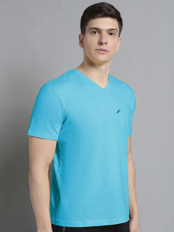 Turquoise_Blue_Cotton_V-Neck_Short_Sleeves_T-Shirt_For_Men