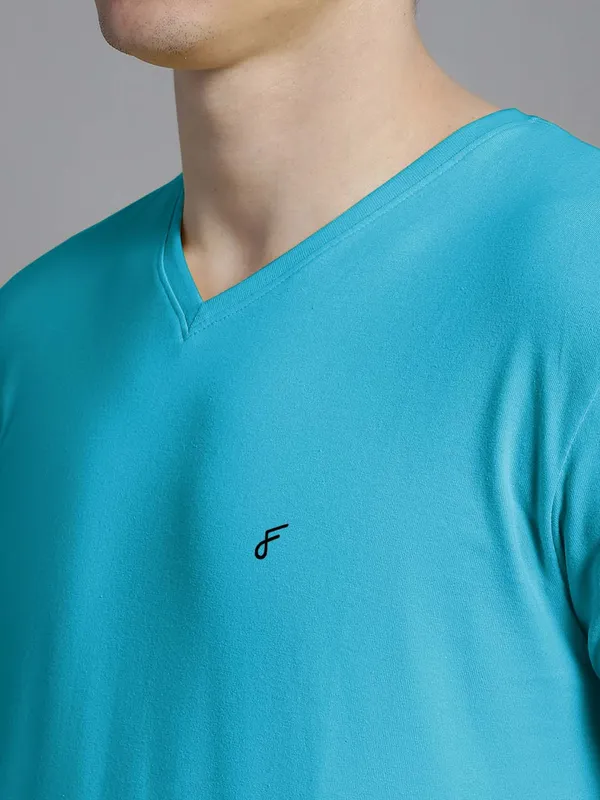 Turquoise_Blue_Cotton_V-Neck_Short_Sleeves_T-Shirt_For_Men