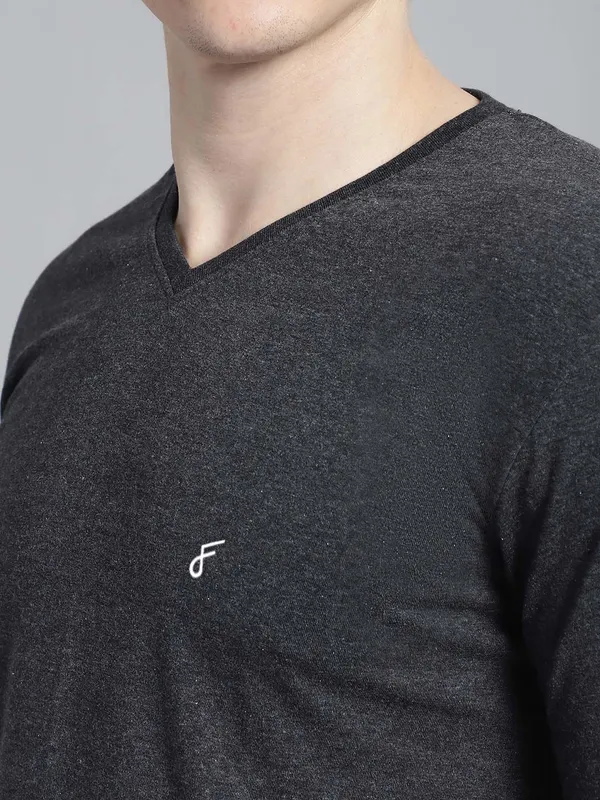 Grey_Cotton_V-Neck_Short_Sleeves_T-Shirt_For_Men