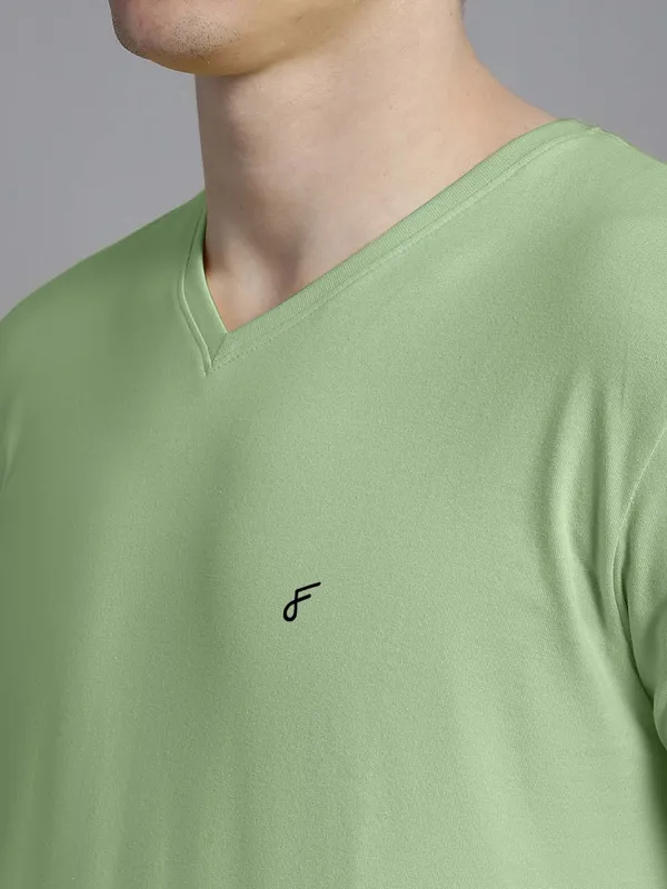 Sea_Green_Cotton_V-Neck_Short_Sleeves_T-Shirt_For_Men