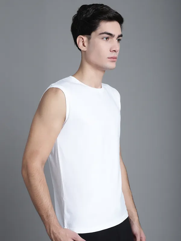 White_Cotton_Round_Neck_Sleeveless_T-Shirt_For_Men