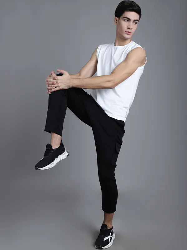 White_Cotton_Round_Neck_Sleeveless_T-Shirt_For_Men