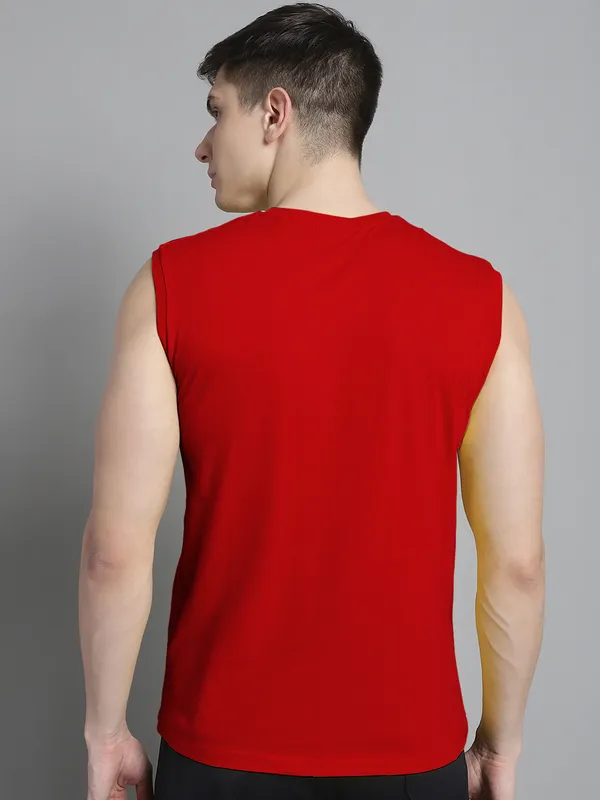 Red_Cotton_Round_Neck_Sleeveless_T-Shirt_For_Men