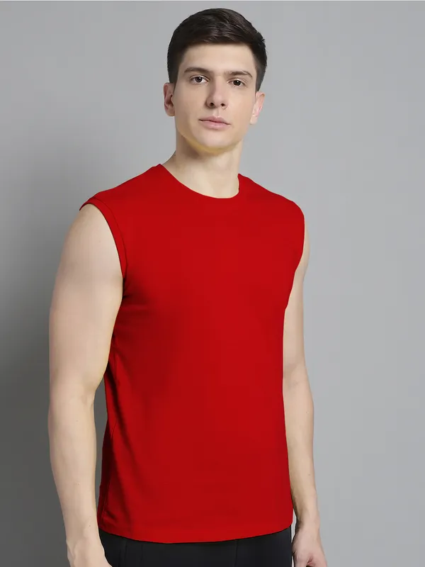 Red_Cotton_Round_Neck_Sleeveless_T-Shirt_For_Men