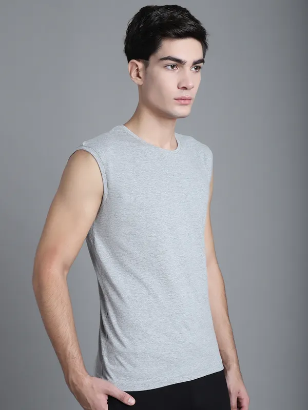 Grey_Cotton_Round_Neck_Sleeveless_T-Shirt_For_Men