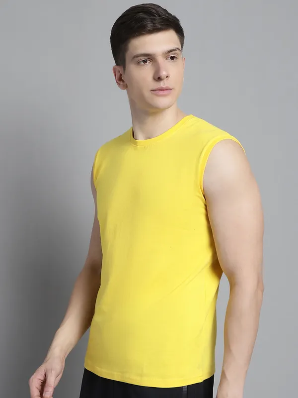 Yellow_Cotton_Round_Neck_Sleeveless_T-Shirt_For_Men