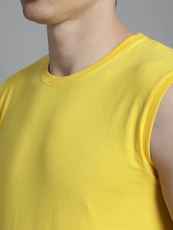 Yellow_Cotton_Round_Neck_Sleeveless_T-Shirt_For_Men