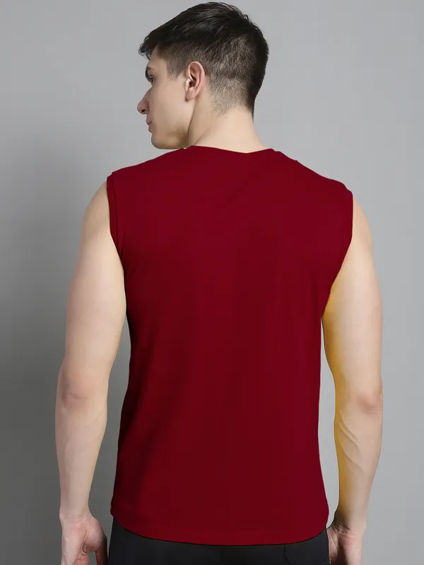 Maroon_Cotton_Round_Neck_Sleeveless_T-Shirt_For_Men