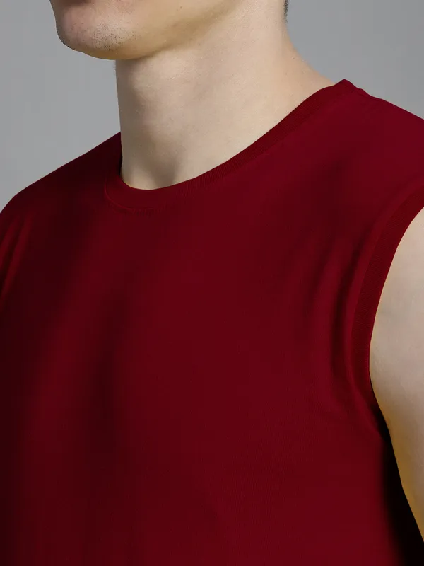 Maroon_Cotton_Round_Neck_Sleeveless_T-Shirt_For_Men
