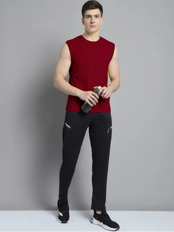 Maroon_Cotton_Round_Neck_Sleeveless_T-Shirt_For_Men