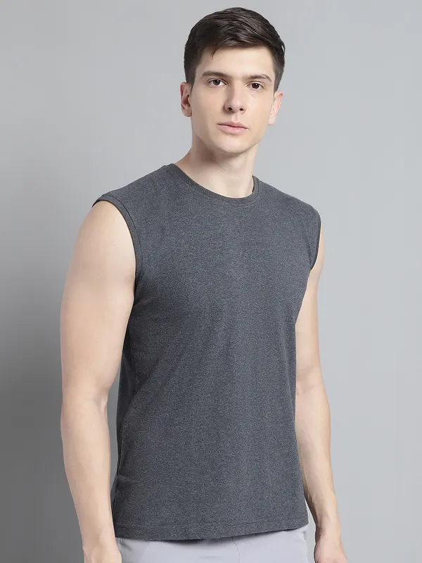 Grey_Cotton_Round_Neck_Sleeveless_T-Shirt_For_Men
