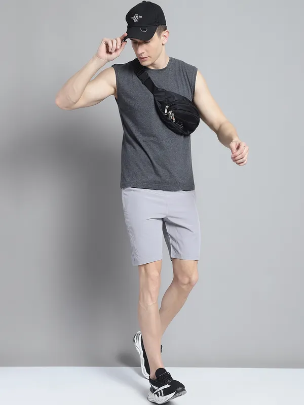 Grey_Cotton_Round_Neck_Sleeveless_T-Shirt_For_Men