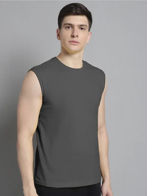 Grey_Cotton_Round_Neck_Sleeveless_T-Shirt_For_Men
