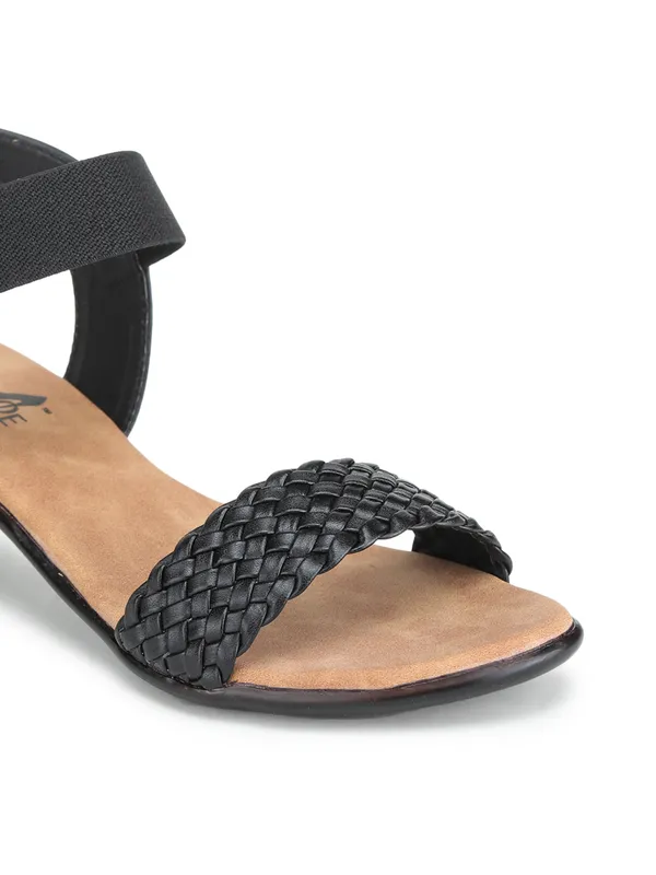 Ethnic_Style_Heel_Sandals_(Black)
