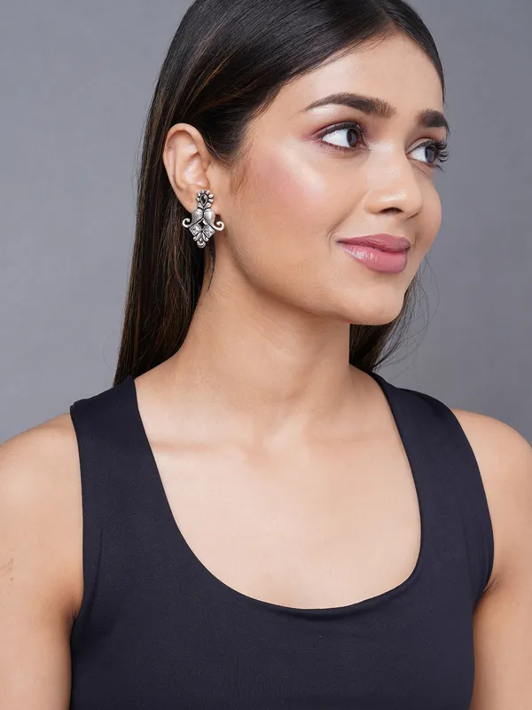 german_silver_kolhapuri_black_stud