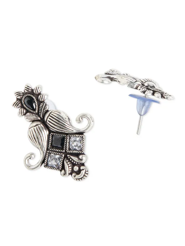 german_silver_kolhapuri_black_stud