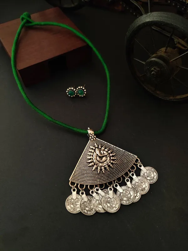 Silver_Plated_And_Green_Wardrobe_Triangle_Ganpati_Antique_Jewllery_Set