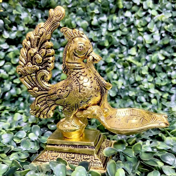 Annapakshi_deepam_Peacock_Diya_Design_Handmade_Curved_Oil_Lamp_Antique_Lipakshi_Diya_for_Home_Decor_Temple_Puja_Office_Counter_Diwali_Decoration_Festival_Gift_(Light)