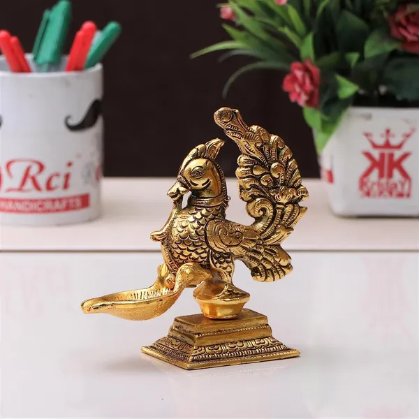 Annapakshi_deepam_Peacock_Diya_Design_Handmade_Curved_Oil_Lamp_Antique_Lipakshi_Diya_for_Home_Decor_Temple_Puja_Office_Counter_Diwali_Decoration_Festival_Gift_(Light)