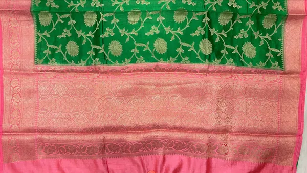 Humairah_Pure_Handloom_Light_Green_Chiniya_Silk_Floral_Silver_Zari_Tilfi_Jaal_with_Contrast_Baby_Pink_Zari_Border_and_Baby_Pink_Blouse