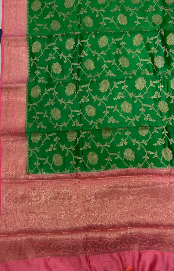 Humairah_Pure_Handloom_Light_Green_Chiniya_Silk_Floral_Silver_Zari_Tilfi_Jaal_with_Contrast_Baby_Pink_Zari_Border_and_Baby_Pink_Blouse
